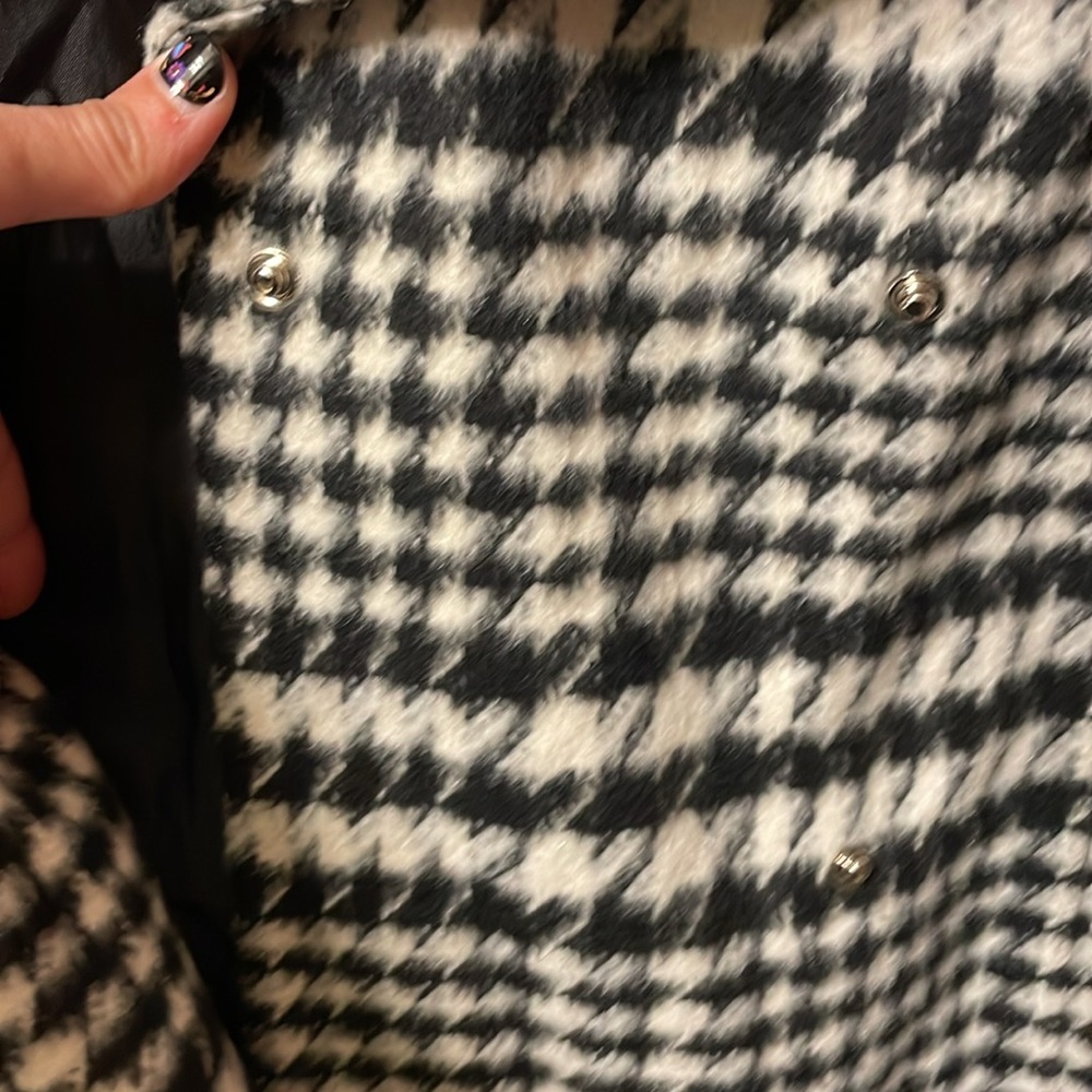 Joanna Hope Blk/Wht 100% Poly Houndstooth Coat w/Belt, Lg Collar & Pockets Sz 18 - Picture 6 of 8
